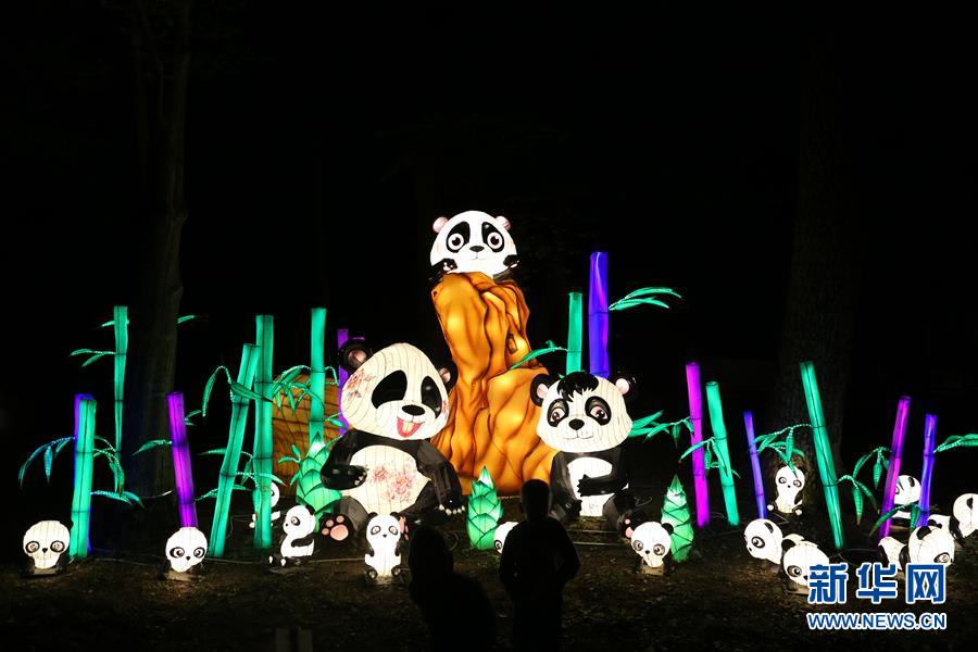 (國際)(4)自貢彩燈閃耀羅馬尼亞錫比烏國際戲劇節(jié)
