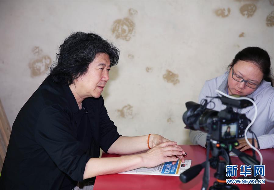 （國際&middot;圖文互動(dòng)）專訪：結(jié)合傳統(tǒng)與當(dāng)代 推動(dòng)中國戲劇國際化&mdash;&mdash;訪話劇《茶館》導(dǎo)演孟京輝