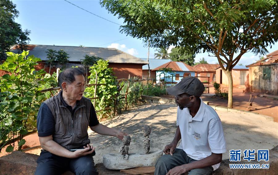 （國際&middot;圖文互動）（4）通訊：收藏&ldquo;非洲之美&rdquo;的中國人&mdash;&mdash;訪幾內(nèi)亞灣非洲國際藝術(shù)博物館館長謝燕申