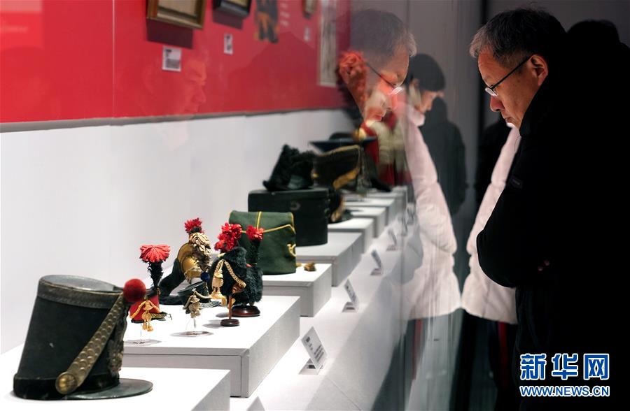 (圖文互動(dòng))(1)254件法國拿破侖時(shí)期文物走進(jìn)河南鄭州