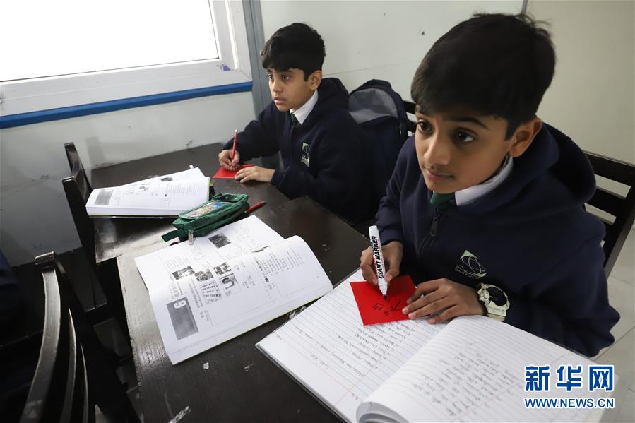 (國(guó)際·圖文互動(dòng))(3)通訊:做好中巴文化交流的使者——記春節(jié)堅(jiān)守崗位的伊斯蘭堡孔子學(xué)院教師