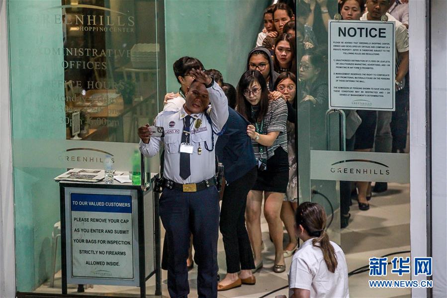 (國際)(2)菲律賓首都商場遭劫持人質全部獲釋