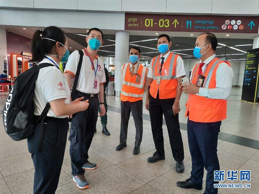 （國際疫情&middot;圖文互動(dòng)）（4）&ldquo;工作忙碌又細(xì)致，經(jīng)驗(yàn)豐富又專業(yè)&rdquo;&mdash;&mdash;一名柬埔寨青年眼中的中國援柬抗疫醫(yī)療專家組