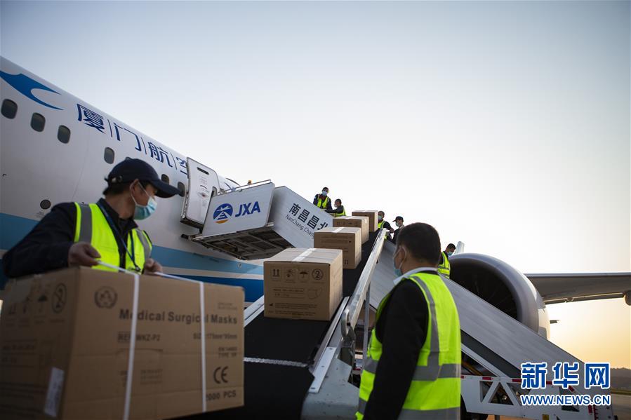 (聚焦疫情防控·圖文互動(dòng))(2)江西開(kāi)通醫(yī)用防護(hù)物資國(guó)際航空貨郵包機(jī)