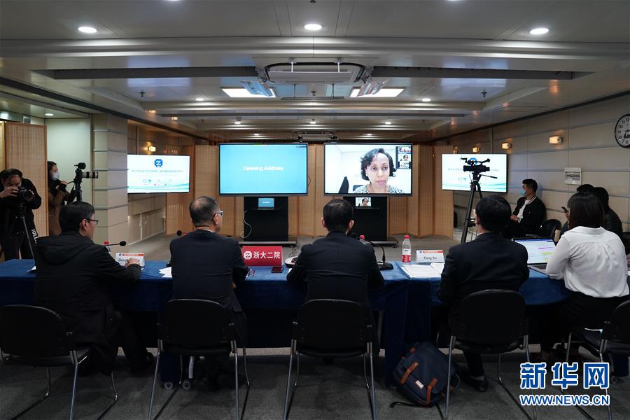  （新華全媒頭條&middot;圖文互動(dòng)）（7）白衣執(zhí)甲為蒼生&mdash;&mdash;全球抗疫戰(zhàn)場醫(yī)護(hù)人員群像