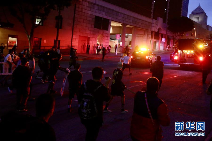 (國際)(1)洛杉磯示威發(fā)展為騷亂 533人被警方逮捕