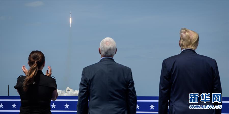 (國際)(8)美國“龍”飛船首次載人試飛