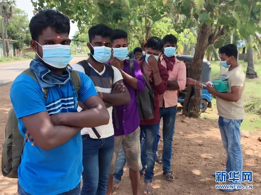 (海外抗疫故事·圖文互動)(1)通訊:老阮和他的中企工友復(fù)工記