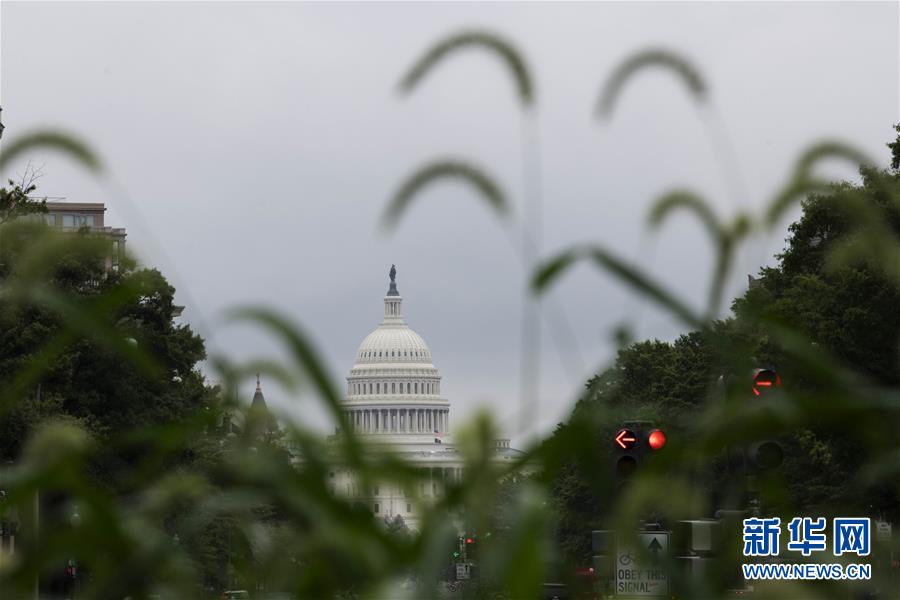 (國(guó)際疫情)(2)美國(guó)累計(jì)新冠死亡病例超過(guò)19萬(wàn)例