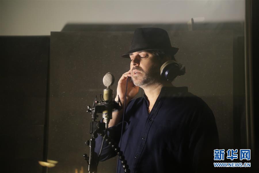 （海外抗疫故事&middot;圖文互動）（5）通訊：用原創(chuàng)音樂支持中國抗擊新冠疫情的以色列歌手