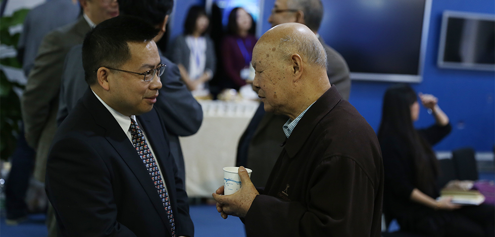 新華網(wǎng)第六屆&ldquo;縱論天下&rdquo;國(guó)際問(wèn)題研討會(huì)嘉賓交流