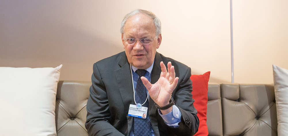 瑞士希望搭乘中國(guó)發(fā)展的&ldquo;快車(chē)&rdquo;&mdash;&mdash;訪瑞士聯(lián)邦委員兼經(jīng)濟(jì)、教研部長(zhǎng)施奈德－阿曼