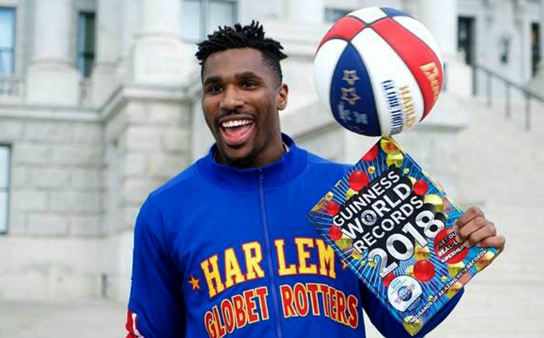 吉尼斯世界紀(jì)錄日：15.26米！向上投籃最高高度