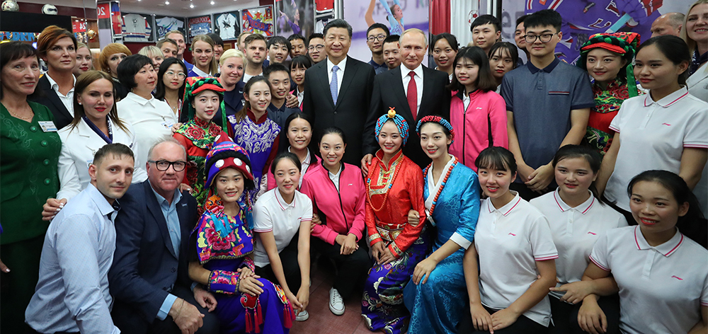 習近平和俄羅斯總統(tǒng)普京共同訪問&ldquo;海洋&rdquo;全俄兒童中心