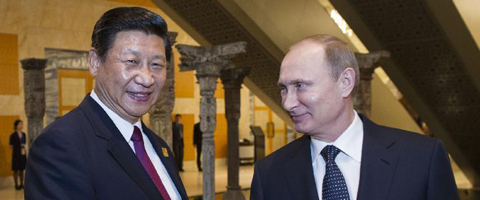 2013年10月，習(xí)近平在印尼巴厘島會(huì)見普京