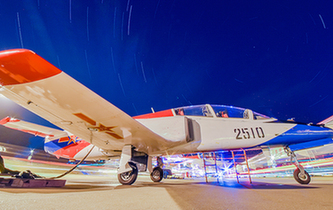 夜航｜戰(zhàn)鷹試翼，有你想不到的美